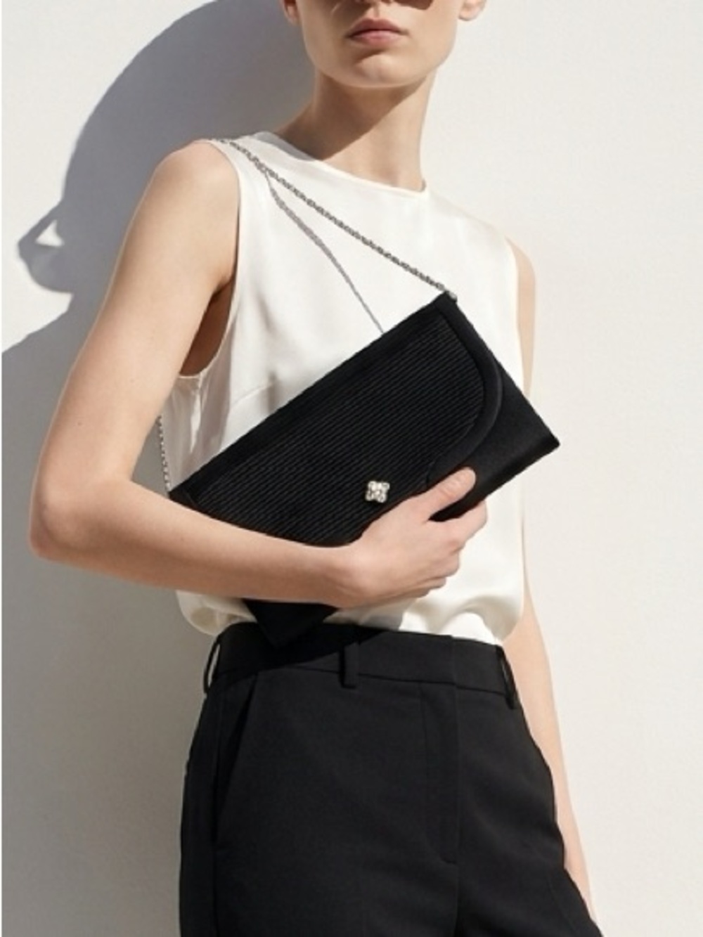 Mikimoto Pearl Accent Dress Clutch Shoulder Bag With Silver Chain Strap